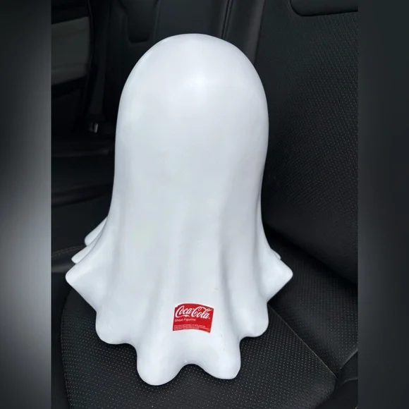 Coca-Cola Red Can with White Ghost Decor - Picture 2 of 2